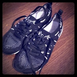 Girls Nfinity cheer shoes